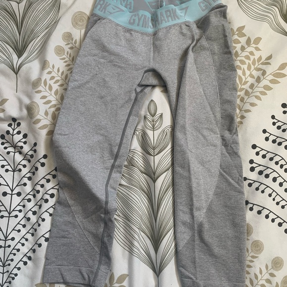 2 pairs of Gymshark leggings - Picture 2 of 3